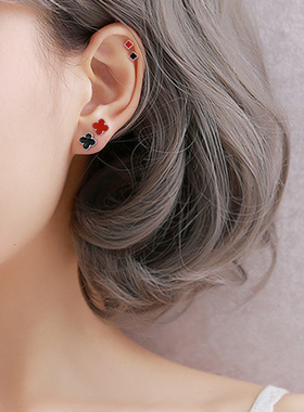 S925纯银简约百搭迷你四叶草耳钉女 韩国气质个性耳骨小耳环红色