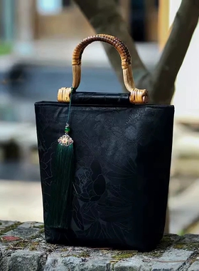 原创2025新品大容量竹手柄香云纱新中式复古风汉服旗袍手提手拎包