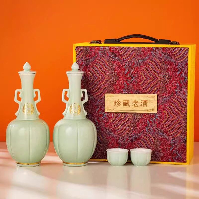 景德镇新款陶瓷酒瓶1/3斤家用散装密封酒壶仿宋青瓷珍藏酒瓶套装