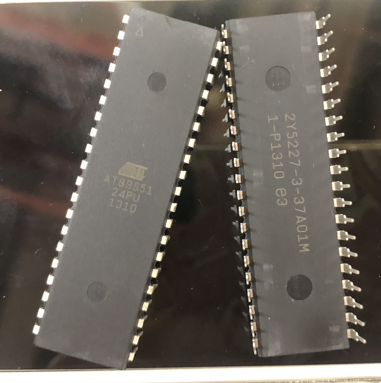 51系列单片机 AT89S51 24PU微控制器IC芯片 直插 DIP-40全新