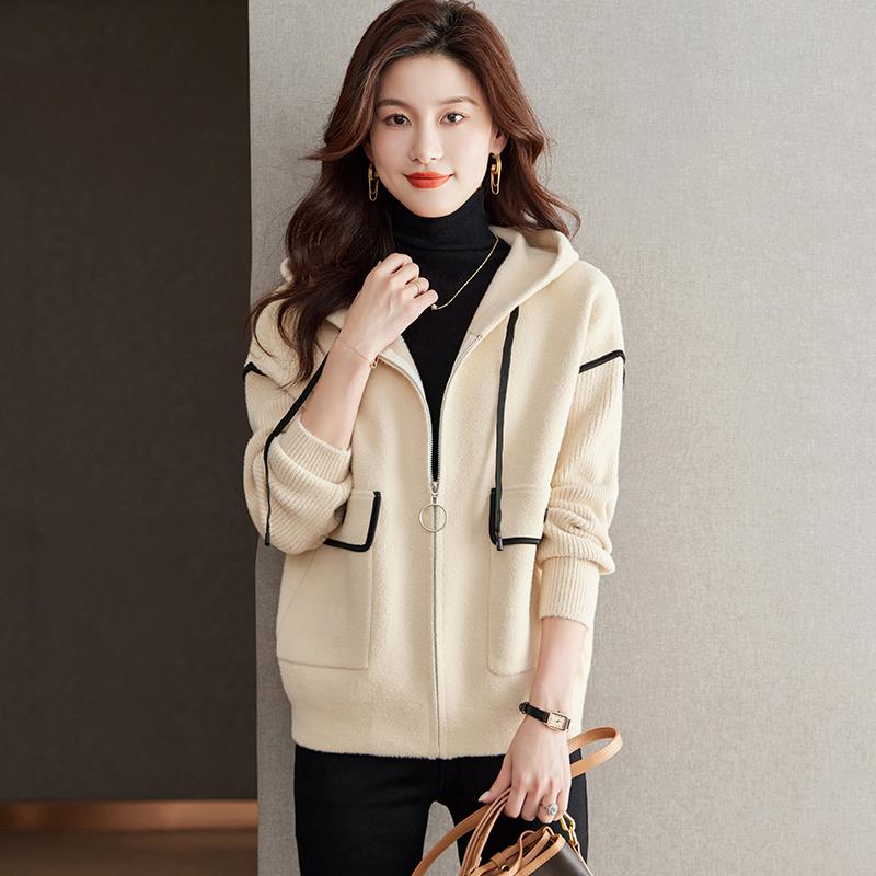 毛呢外套女2025春秋新款女装爆款宽松加厚连帽短款针织毛衣开衫女