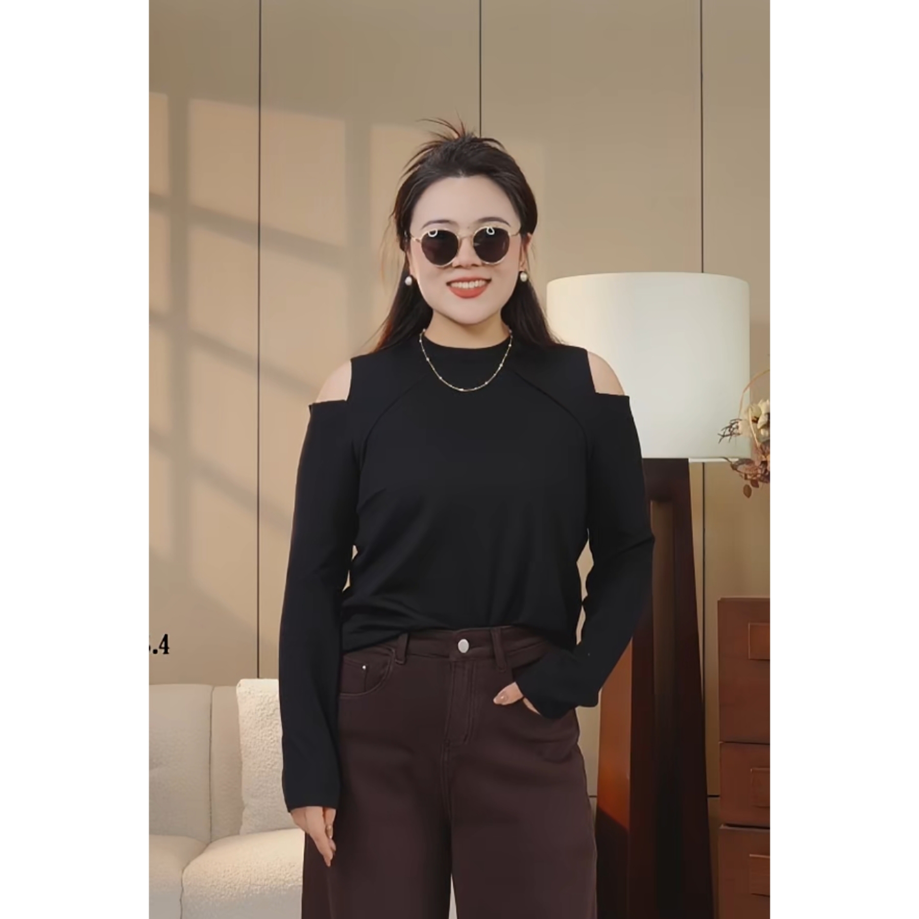 大码女装秋冬新款设计感针织打底衫胖mm气质简约露肩毛衣上衣