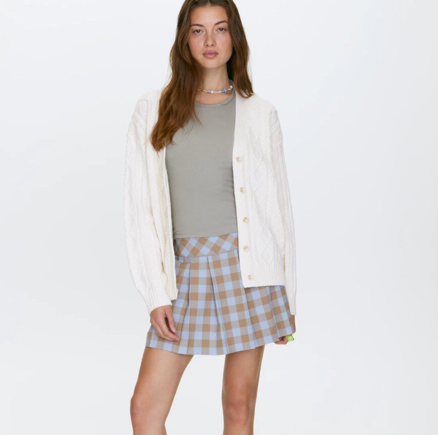 sunday best美丽诺羊毛混纺v领厚款女款长袖纽花针织开衫22111017