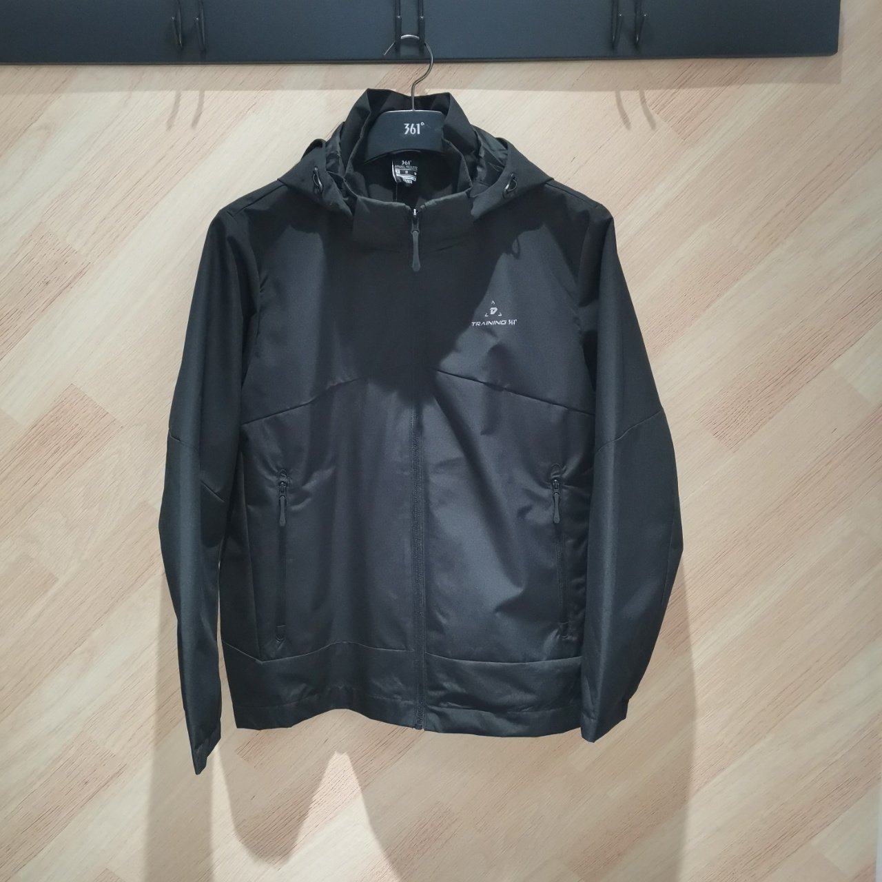 361度男式运动外套单层风衣连帽户外上衣2026春季新品552614626S