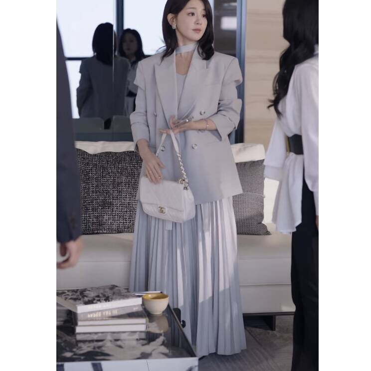 短剧新婚慢热陈芳彤闻溪同款西装