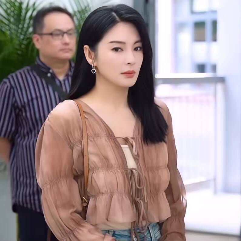 绽放的许开心张雨绮同款衬衫上衣