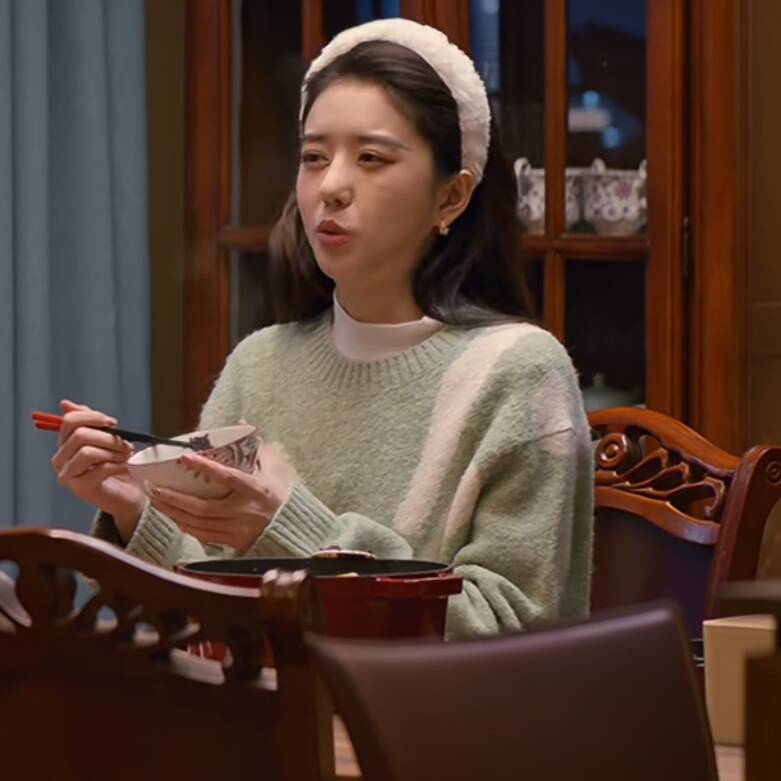 他为什么依然单身李凯馨同款毛衣