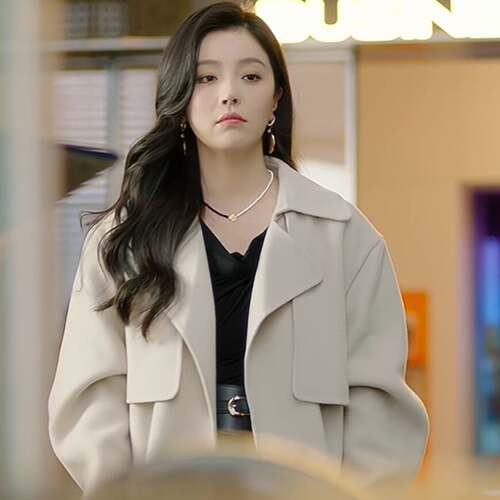 当星光坠入花海宋依珊同款大衣