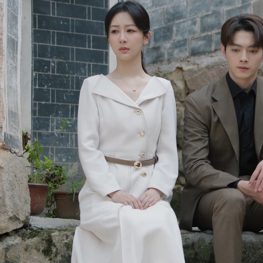 承欢记杨紫麦承欢同款v领连衣裙