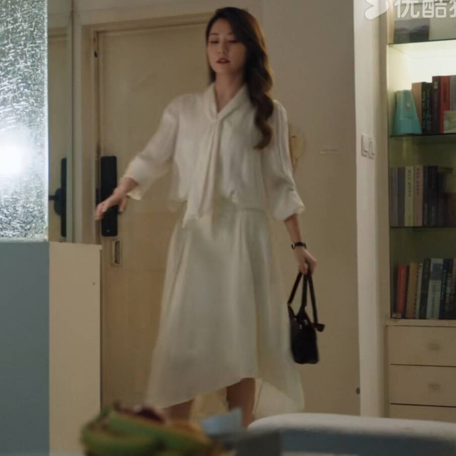 亦舞之城白冰温佩妍同款衬衫上衣