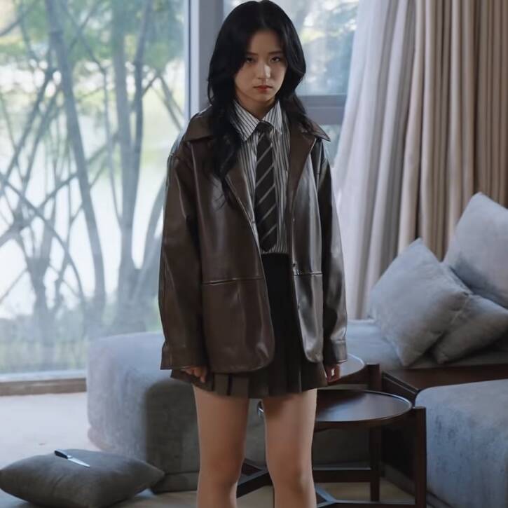 短剧冰霜未语时童陆霜同款皮衣