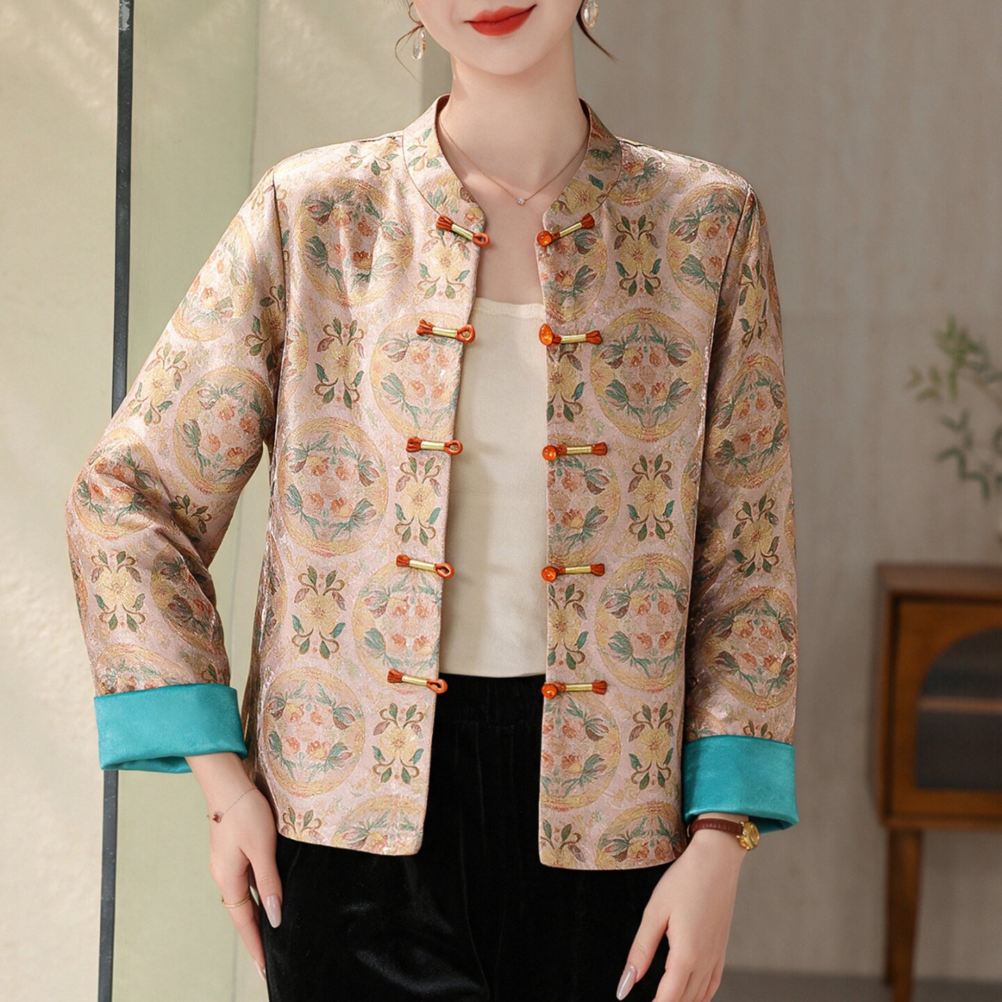 新中式盘扣提花显瘦妈妈装外套女