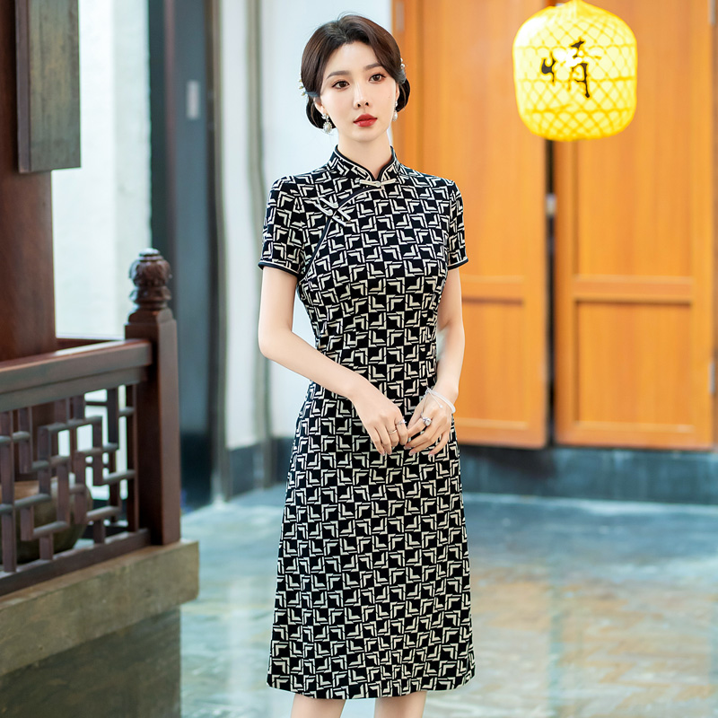 小个子旗袍短款妈妈中年2025年新款春新中式复古民国风平时穿裙子
