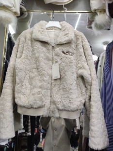 不退不换看好再拍杏色毛毛短外套