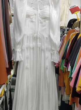 S码白色仙仙裙两件套不退不换看好再拍微瑕，有掉一根线的钻