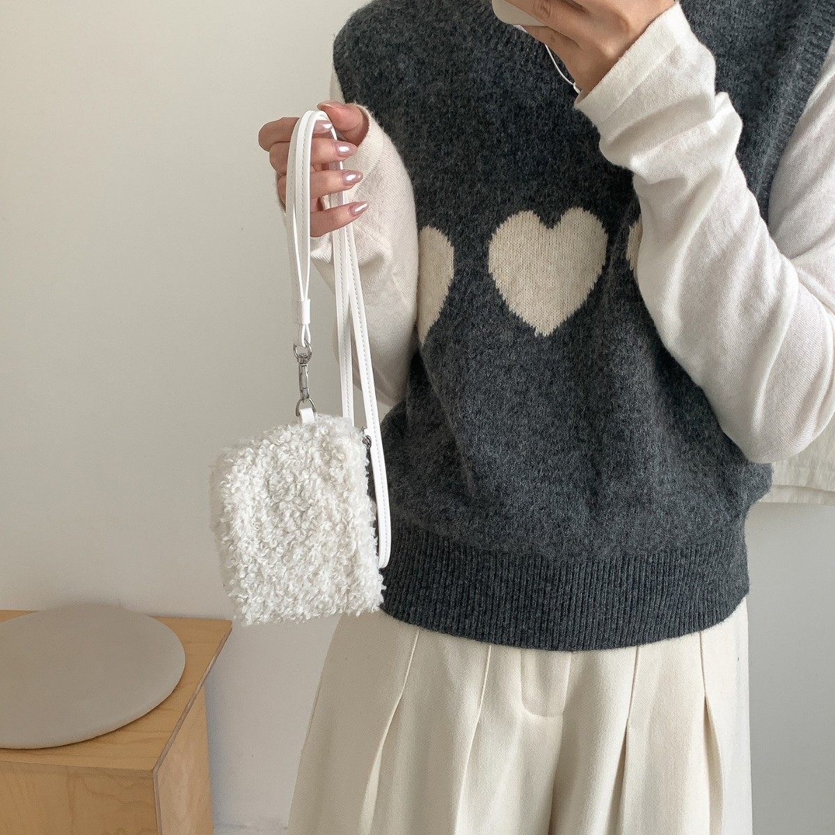 C025秋冬韩版毛绒小挎包仿羊羔毛单肩挂脖包便携迷你百搭多色小包,箱包皮具/热销女包/男包,水桶包,淘宝优惠券,粉丝福利购,淘宝优惠卷