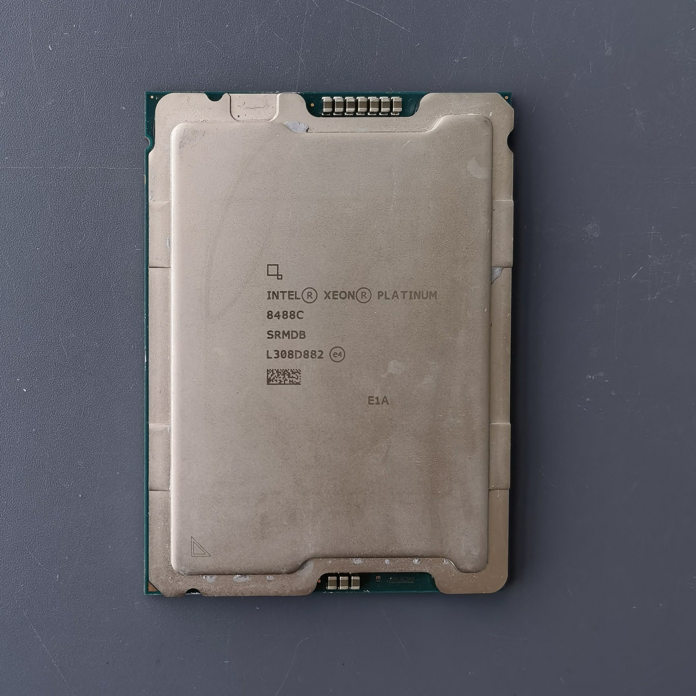 英特尔cpu至强铂金8488C 48核96线程睿频3.8GHz深度学习加速技术