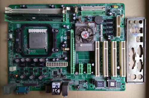 映泰NF4 AM2L主板集成声网PCI-E D2 AM2 938针 送CPU 1G 内存