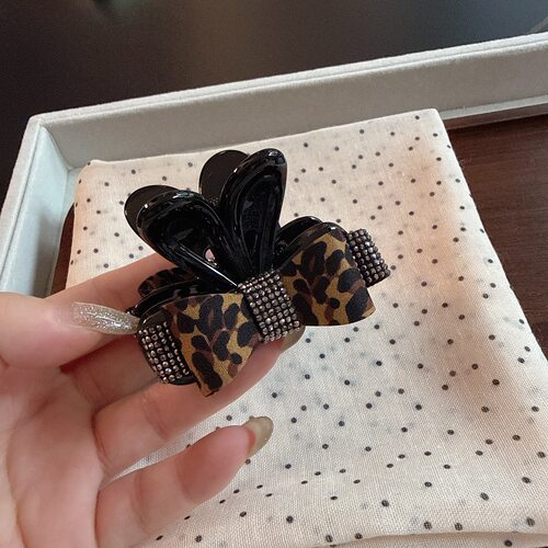 复古豹纹兔耳款小号抓夹小众设计高级感半扎鲨鱼夹后脑勺发夹头饰