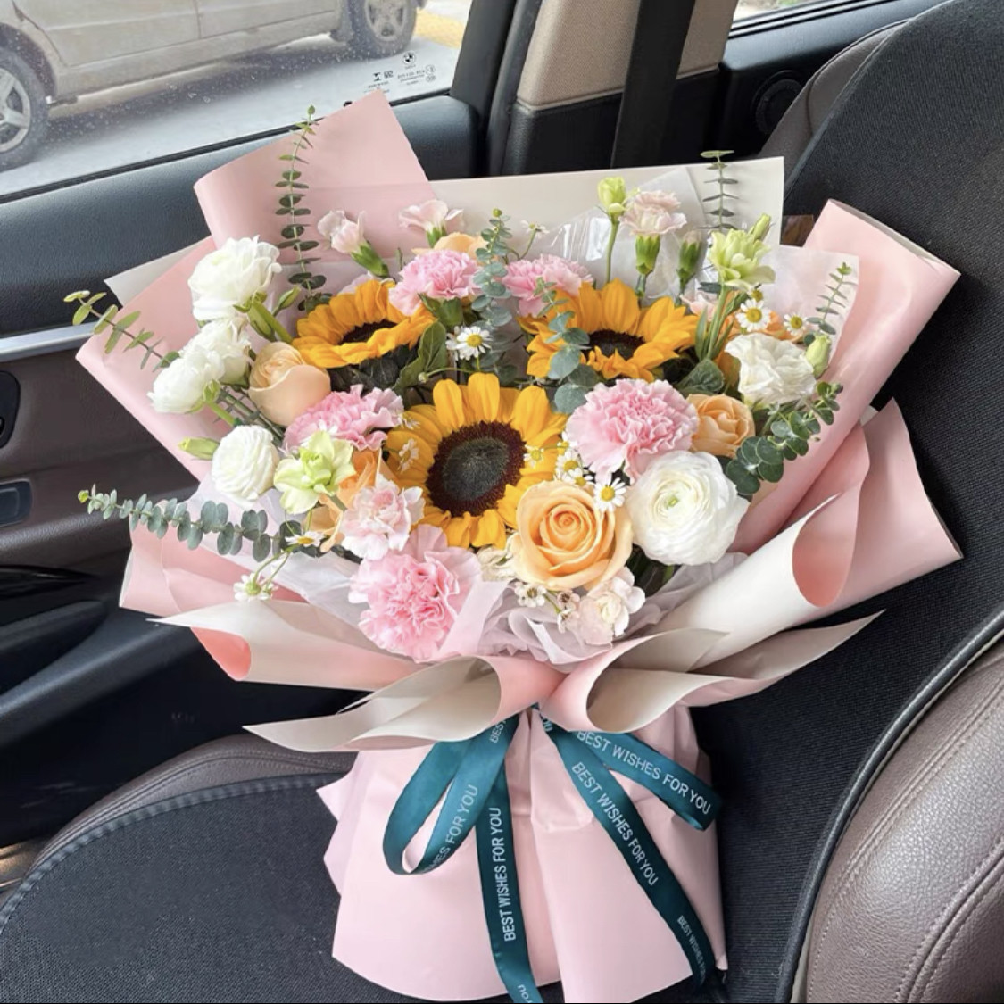 向日葵康乃馨鲜花女友生日礼物送妈妈长辈