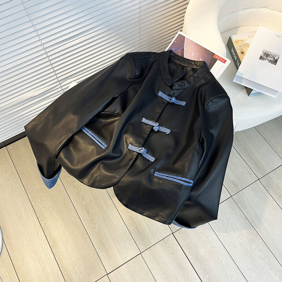 新中式盘扣复古皮衣外套女2024春装新款短款撞色立领夹克国风上衣,女装/女士精品,皮衣,淘宝优惠券,粉丝福利购,淘宝优惠卷