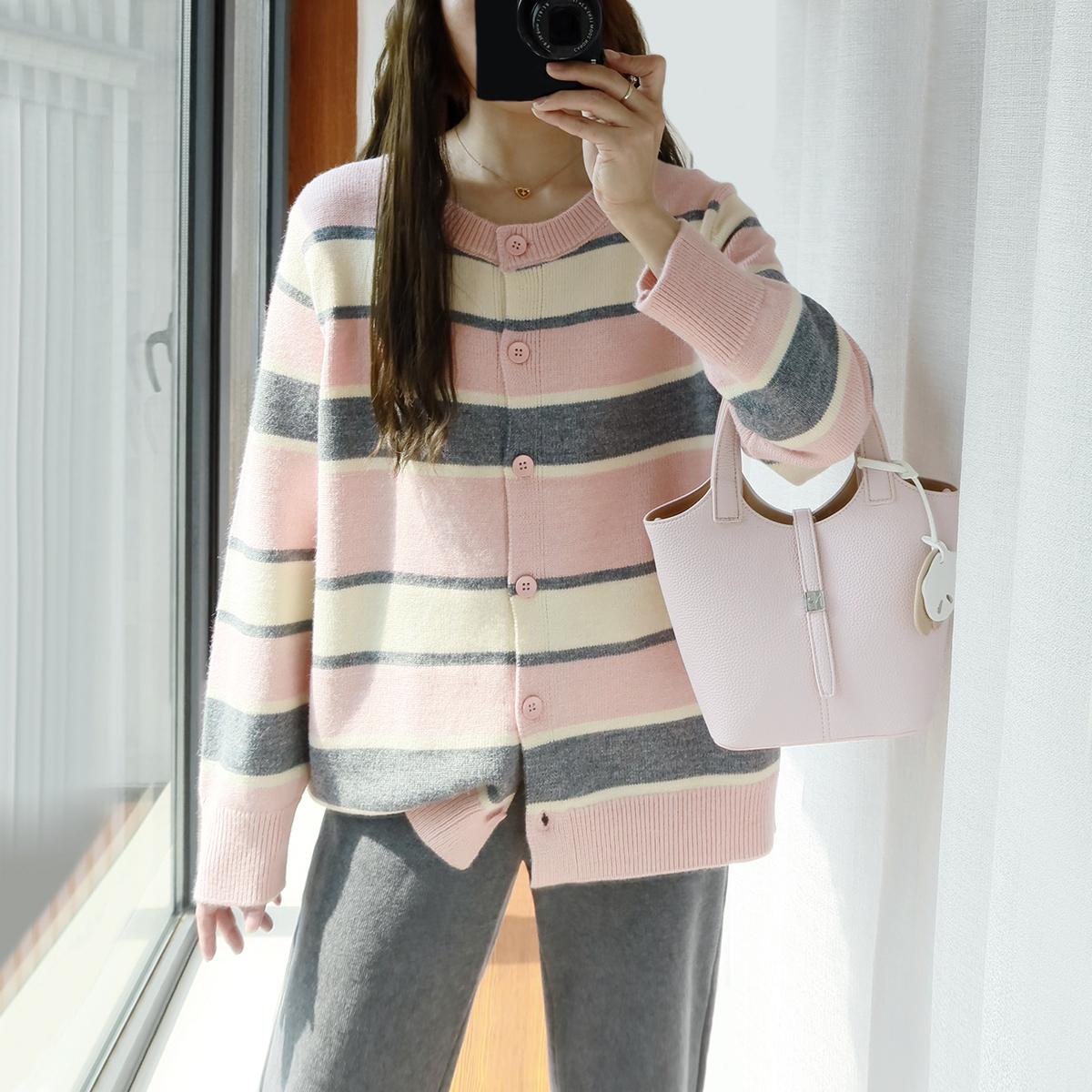 大码条纹开衫毛衣外套女胖mm高级感不起球秋冬加厚圆领胖妹妹上衣