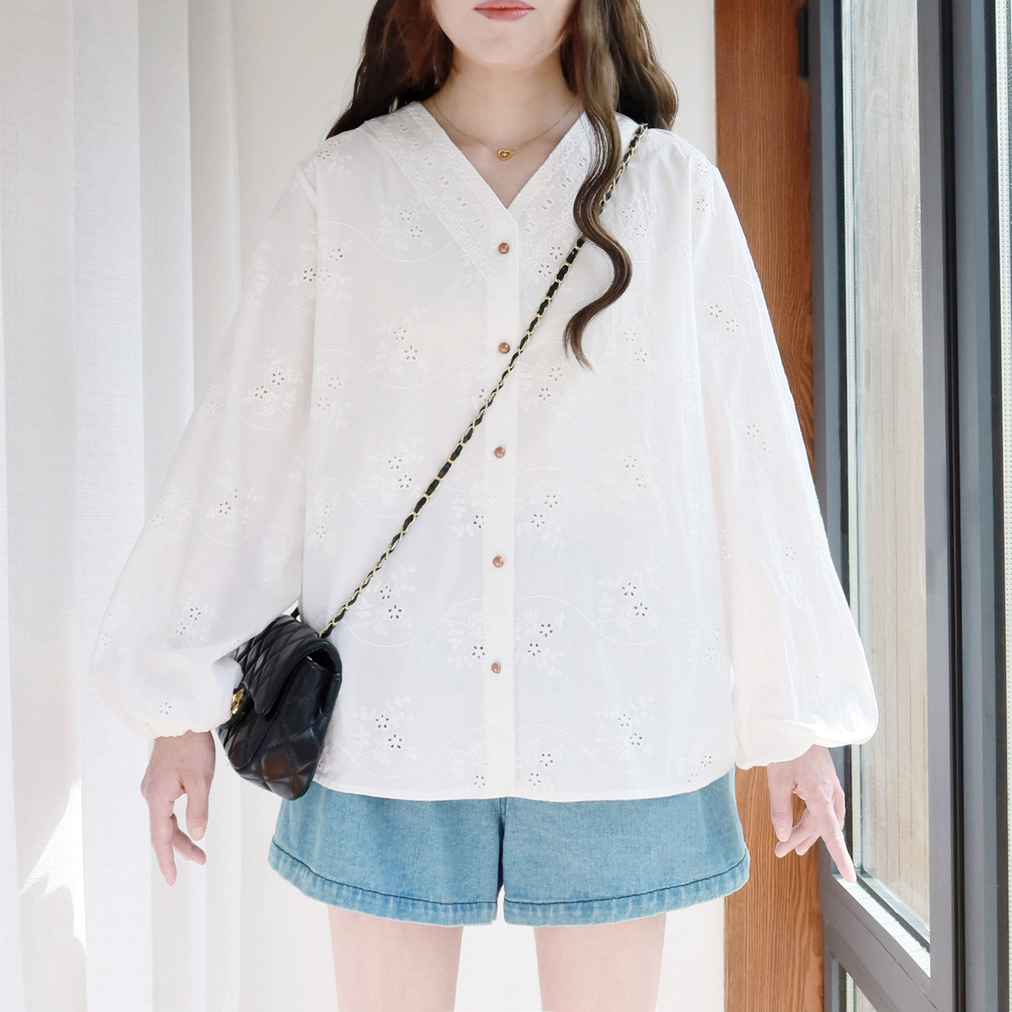 大码V领纯棉白衬衫女200斤胖mm春装2026新款宽松刺绣遮肉长袖上衣