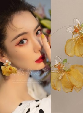 戚薇同款耳环黄色花朵个性夸张耳饰耳钉耳坠2026新款度假旅游饰品