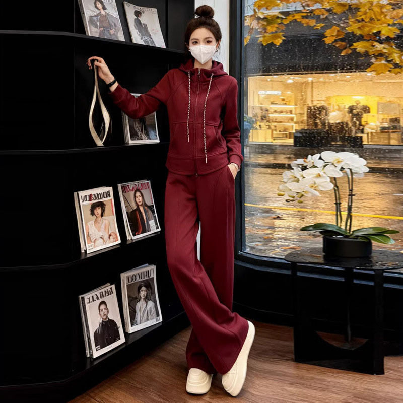 欧货休闲运动套装女春季2026新款显瘦设计感开衫卫衣弯刀裤两件套,女装/女士精品,休闲运动套装,淘宝优惠券,粉丝福利购,淘宝优惠卷