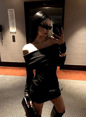 Fanptntox 黑色一字肩长袖连衣裙女秋季新款修身显瘦包臀裙短裙子