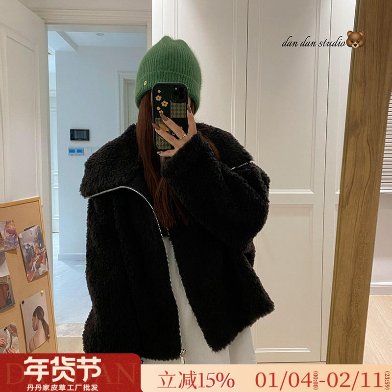 松弛感遮肉显瘦羊羔毛皮毛一体大翻领2025新款皮草女冬季毛毛外套,女装/女士精品,皮草,淘宝优惠券,粉丝福利购,淘宝优惠卷