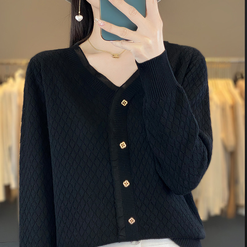 撤标撤柜(A)黑色蕾丝打底衫女秋大码毛衣V领针织上衣独特别致小衫