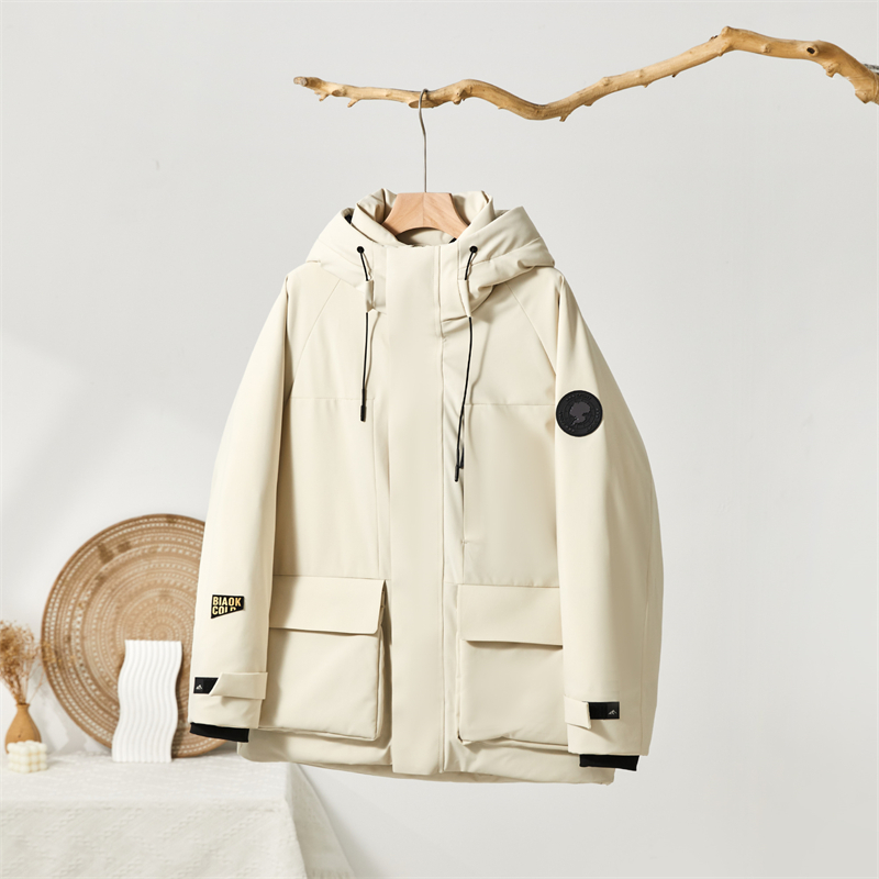 品牌撤柜冬季时尚黑金加厚冲锋收腰显瘦连帽羽绒服外套(男女款)