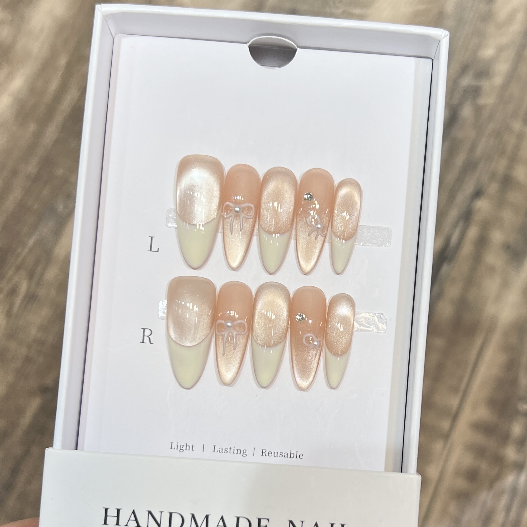 温柔白开水猫眼法式穿戴甲