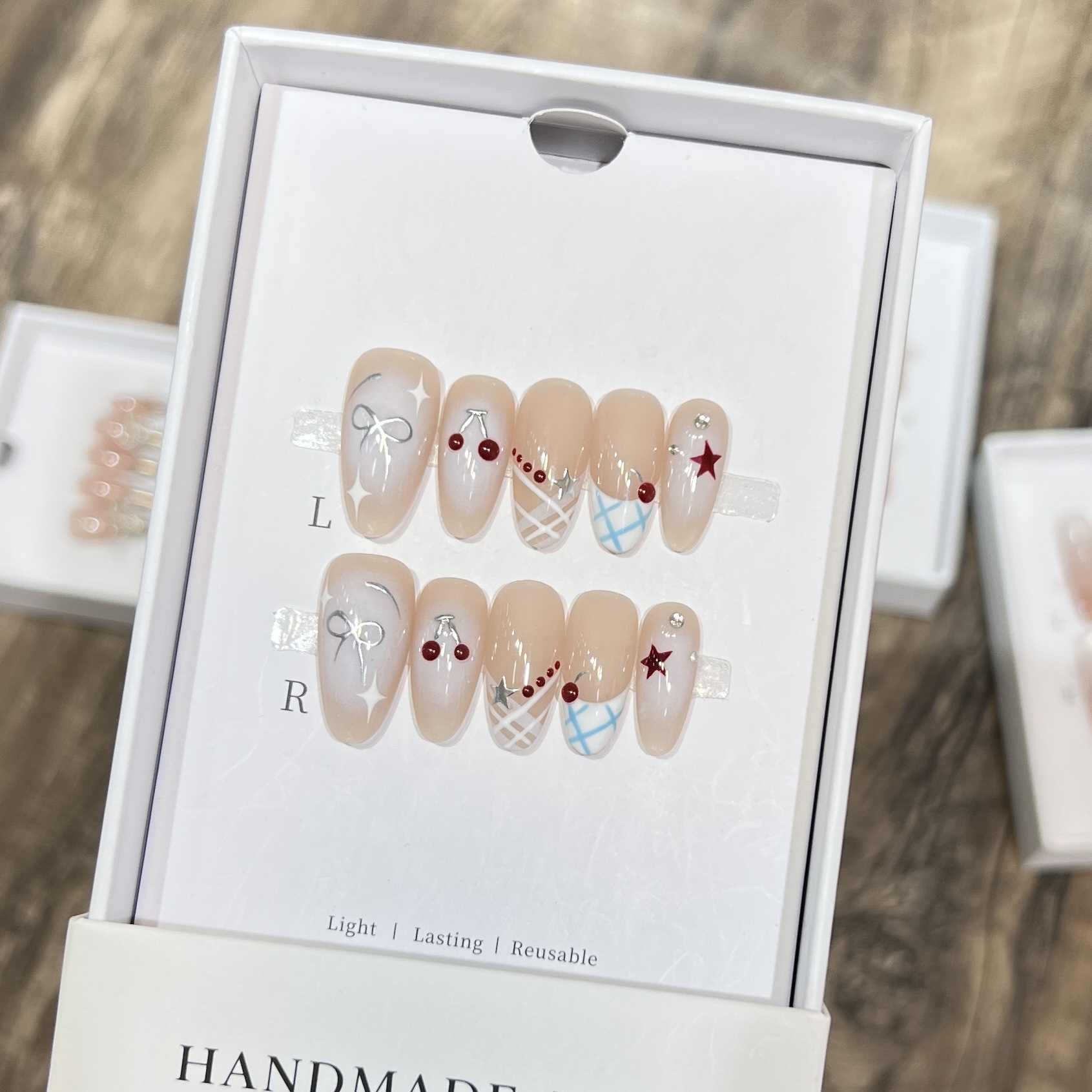 蓝白樱桃夏日甜酷手工穿戴甲