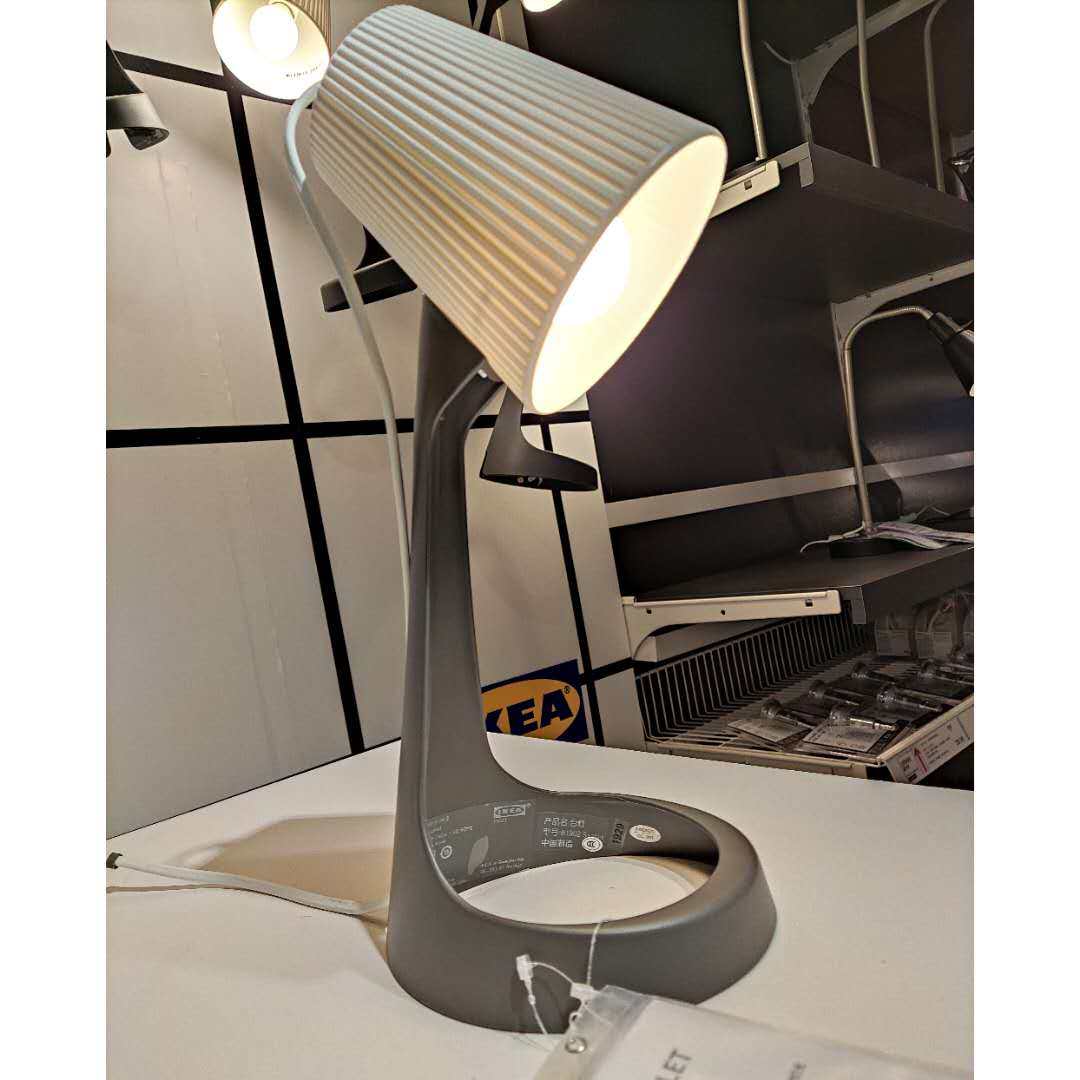 宜家斯瓦雷特工作台灯塑料插电大学生宿舍卧室阅读书房床头北欧式