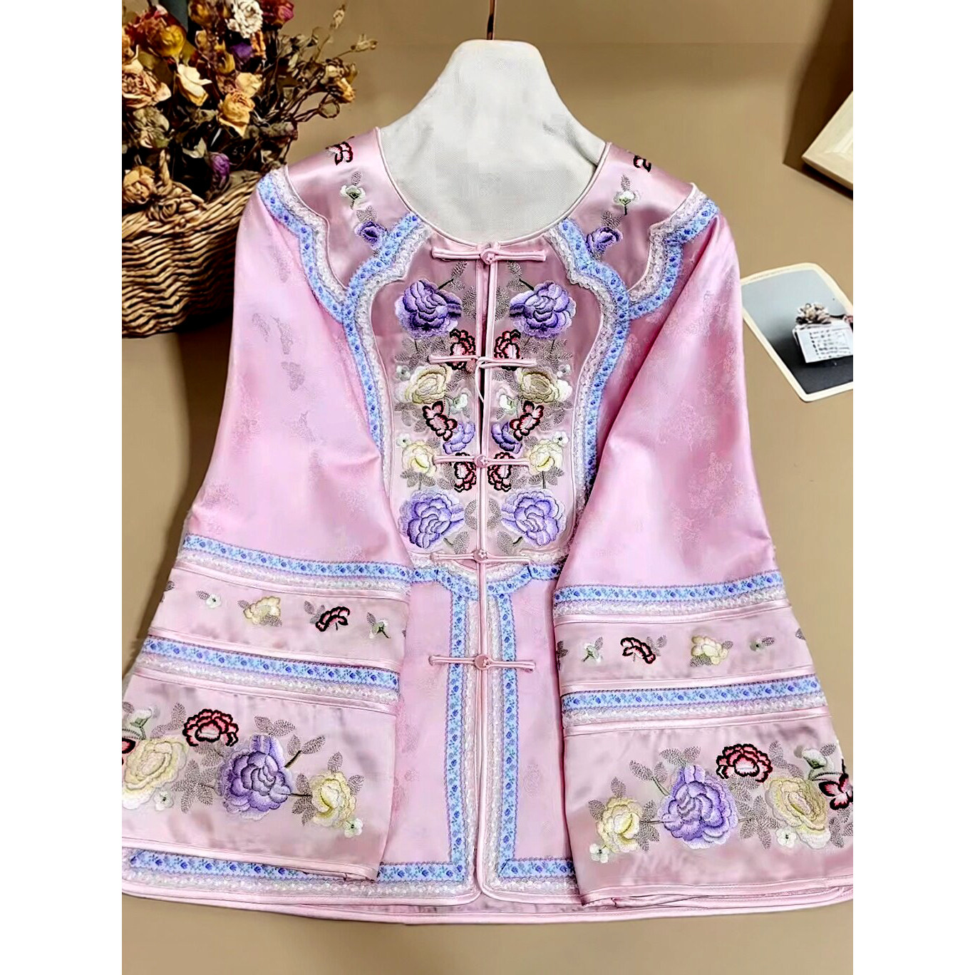 花鸟藏福|美伦2026新款高级感新中式刺绣盘扣上衣女国风唐装外套