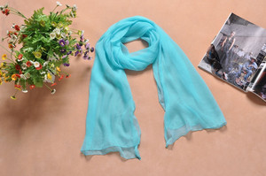 天蓝色褶皱真丝丝巾100%桑蚕丝薄长款围巾出游防晒纱巾沙滩巾女