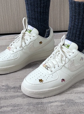 NikeAirForce1马年限定CNY舒适透气低帮板鞋女款白色 IQ1143-100