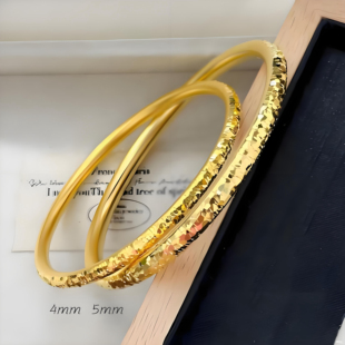 轻奢碎碎冰素圈手镯女黄金色爆闪碎冰泥鳅背高级感实心镯子送礼物