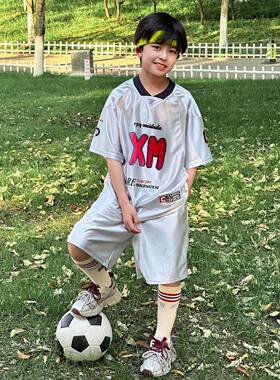中大童男装一米二三四五六年级七八九十岁小孩夏衣足球服套装银灰