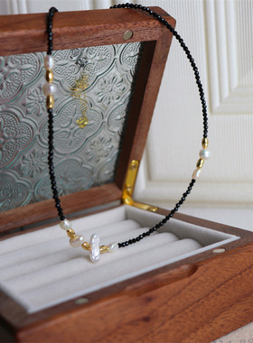 设计款黑尖晶锁骨链珍珠母贝