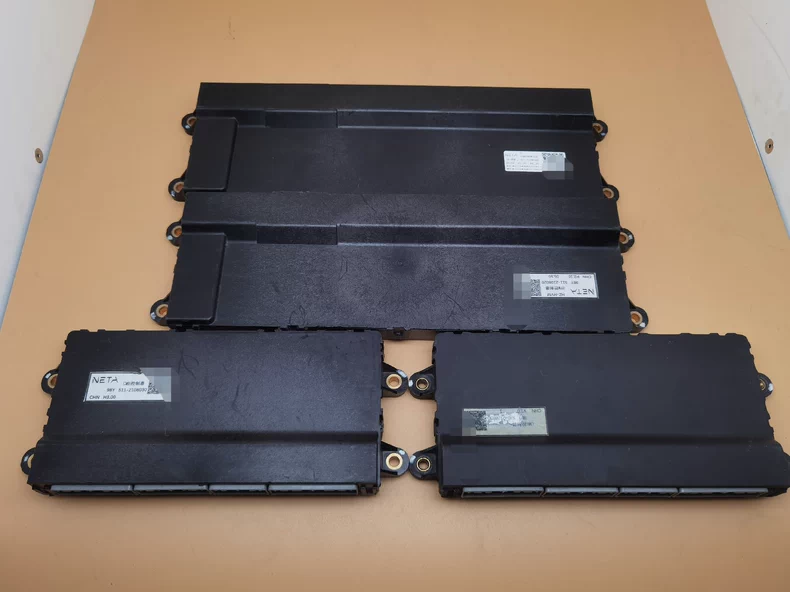 哪吒v 哪吒n01 哪吒u 新能源汽车配件 bmu bms 电池管理系统。