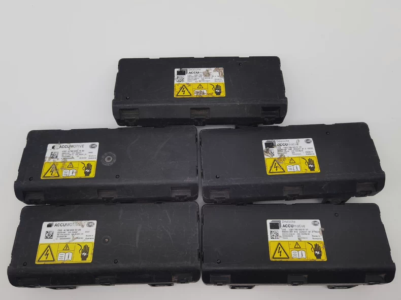 EQC电池管理系统BMS采集板。 新能源汽车拆车件