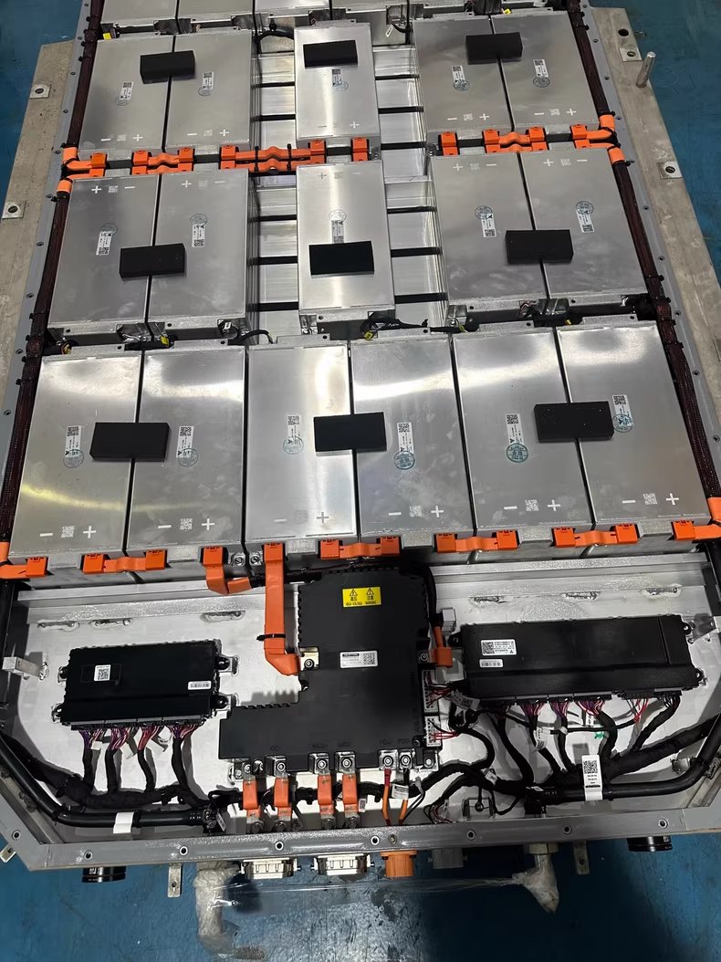 哪吒U电池包 华鼎国联61安 三元 183安-3P4S模组