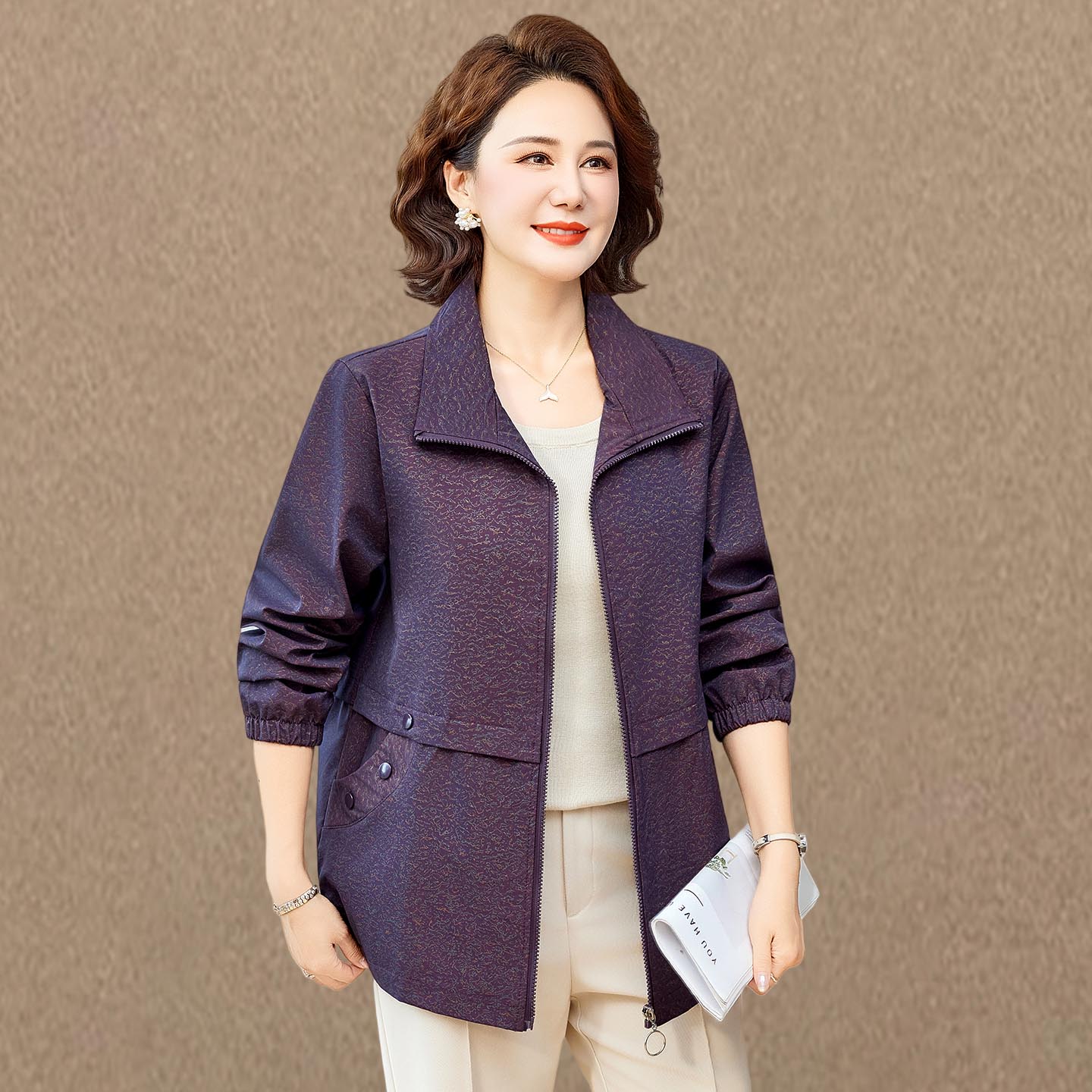 奶奶秋装风衣中老年人女装春秋季翻领夹克外套大码老人上衣薄款潮