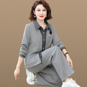 妈妈秋装运动服套装2024新款洋气外套中老年春秋夹克上衣女两件套