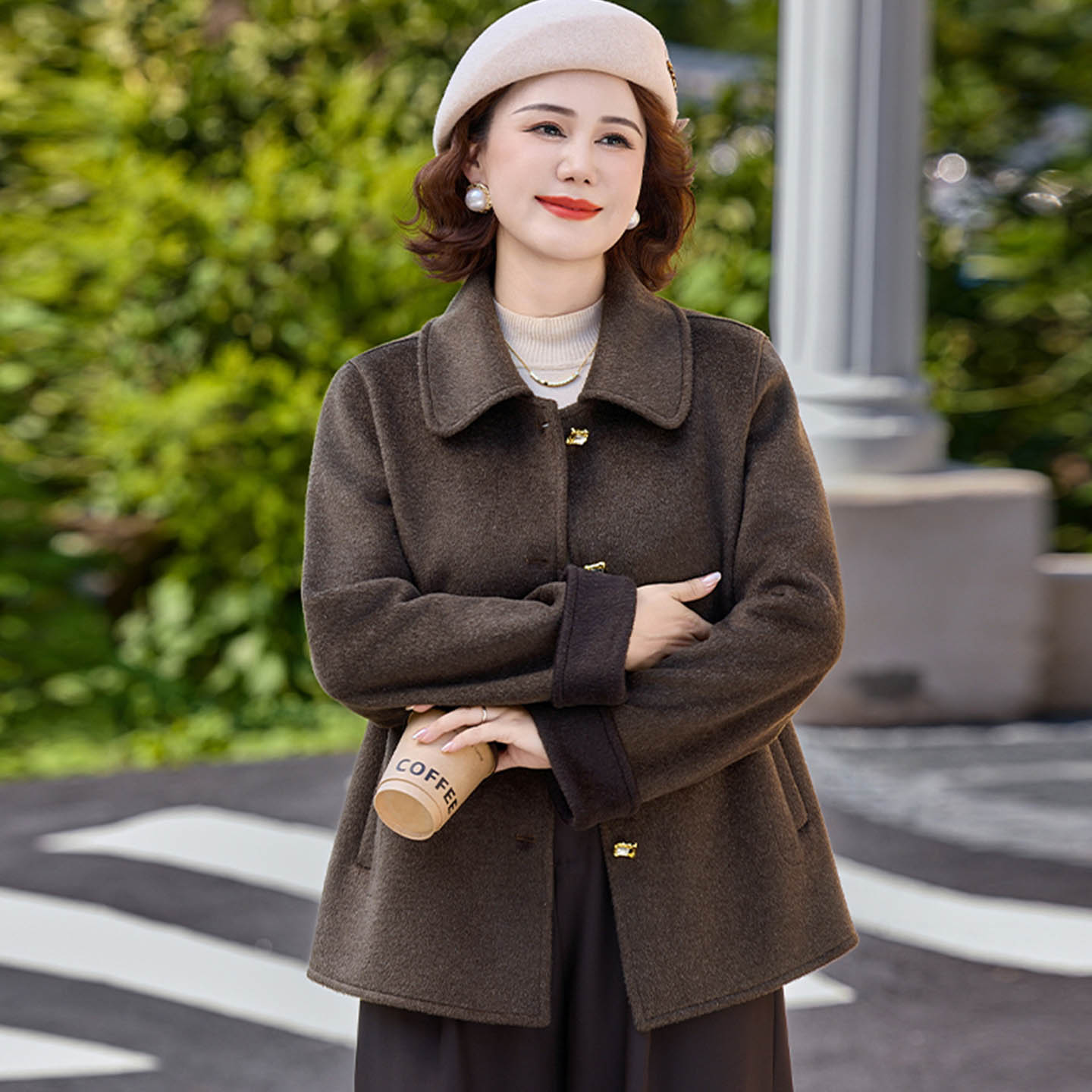 妈妈春秋装毛呢外套女短款2026新款高端气质中老年女装双面呢大衣图片