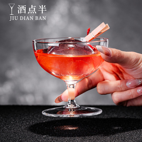 创意特调鸡尾酒古典马天尼杯