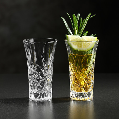 白烧酒烈酒杯酒吧一口杯鸡尾酒杯